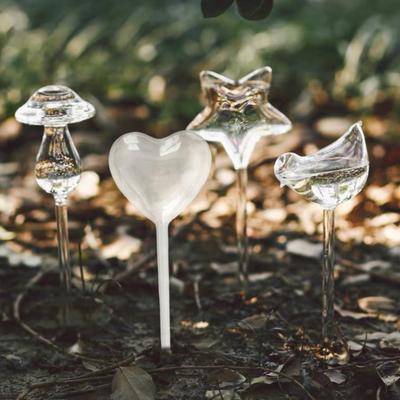Plant Watering Bulb Animal Flower Design Self Watering Globes Planter Insert Automatic Watering Device for Indoor Plants When Vacation
