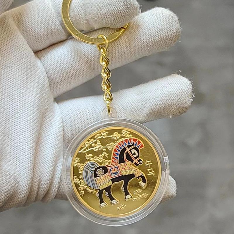 

Цветные памятные монеты китайского зодиака, памятные медали года Лошади, брелоки для сумок, брелоки для ключей one size золотой