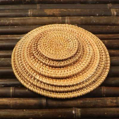 Hand-Woven Rattan Coaster & Non-Slip Table Mat Set: Heat-Resistant Placemats for Water Cups, Teapots, Bowls, Plates & Dining Tables.