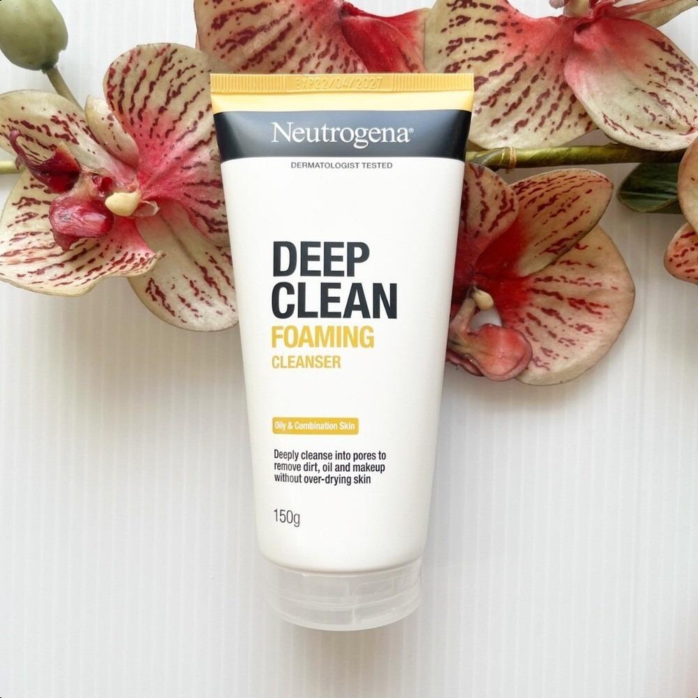 Neutrogena Deep Clean Pěnivý čisticí přípravek na obličej pro mastnou a smíšenou pleť 150 g