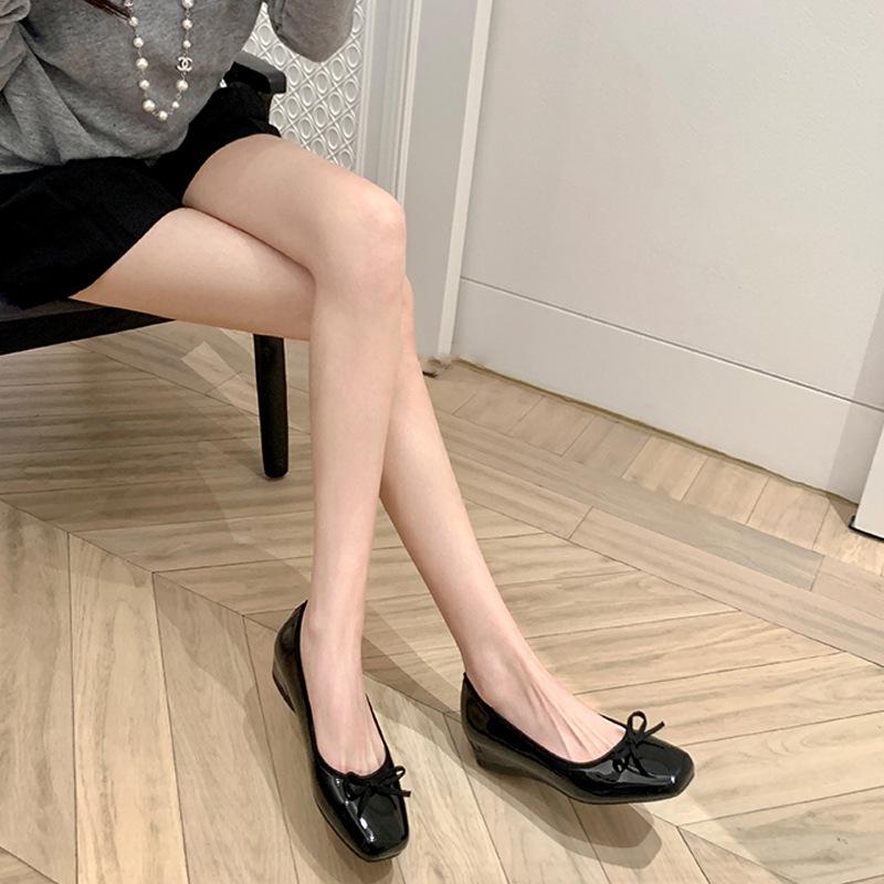 Su Yinyin Has the Same Burgundy Inner Height Increase Square Head Bow Commuting Ol Single Shoes Women's Ballet Shoes Mary Jane Shoes