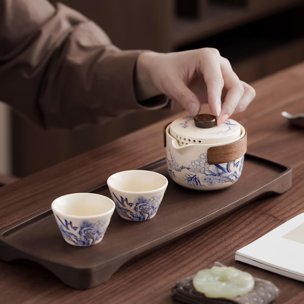 Portable Travel Tea Set, One Pot and Two Cups, Anti-scalding Hand-held Pot, Kuaike Wooden Cover Bowl, Simple Small Gift for Teacups