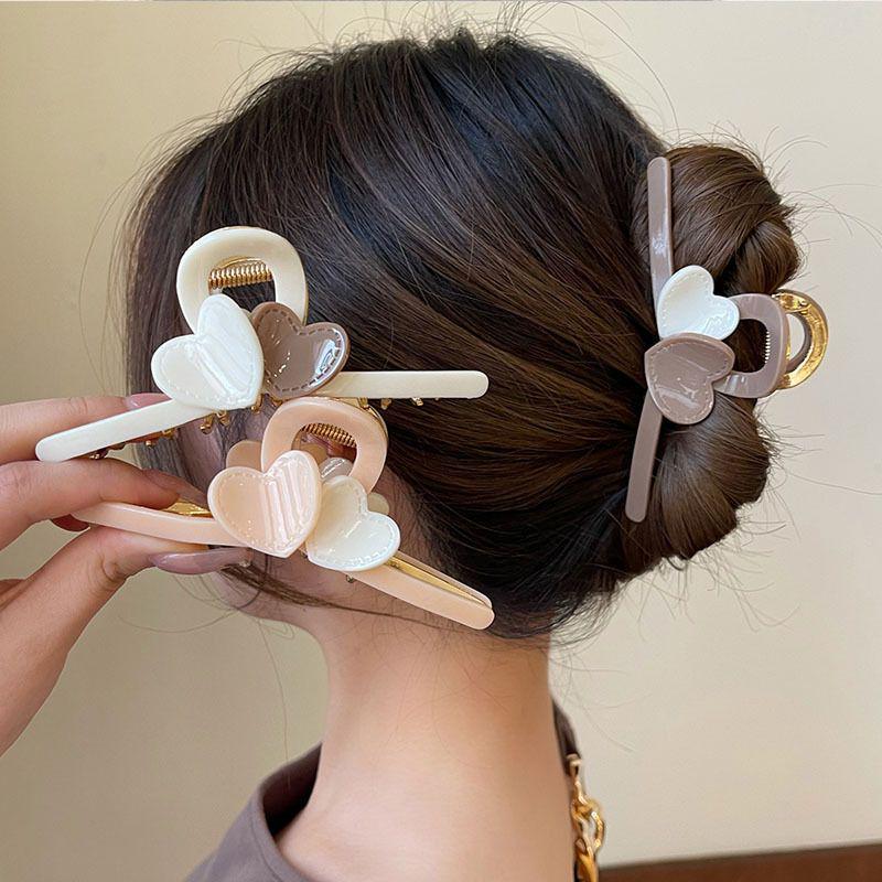 

Elegant Love Heart Acetate Vinegar Claw Clip: Trendy Hairpin for Updo Hairstyles