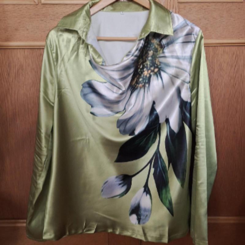 A Simple and Elegant Printed Swing-neck Shirt Collar for Women