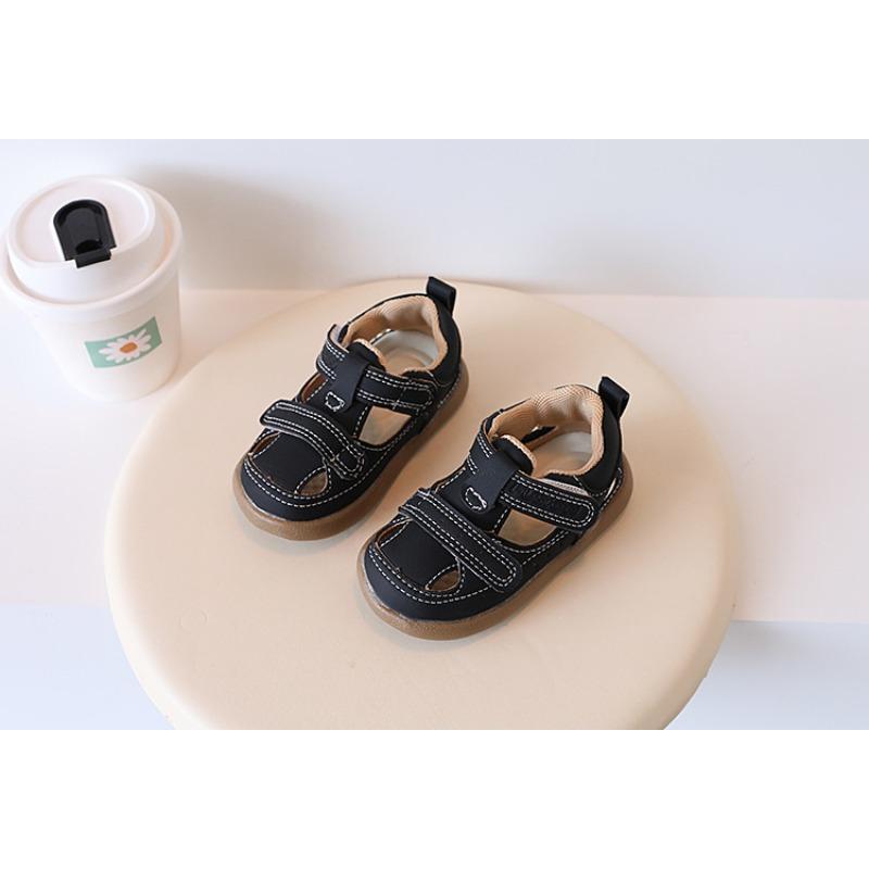 New summer closed-toe sandals for baby girls, versatile soft-soled anti-collision walking shoes