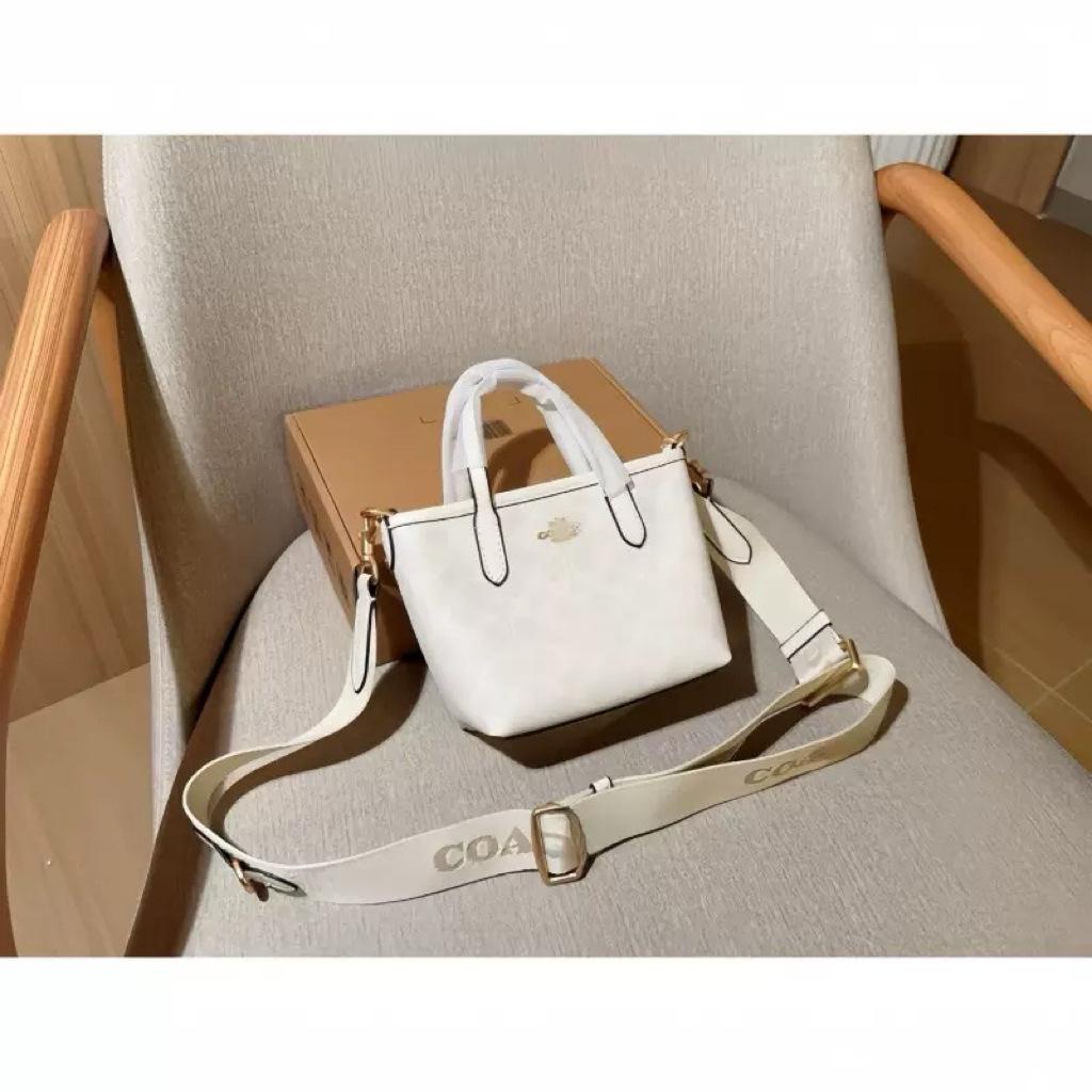 

Cocijia New City15 Классическая мини-сумка-тоут: Модная, трендовая женская сумка-кроссбоди и ручная сумка для通勤 16x14x9 cm