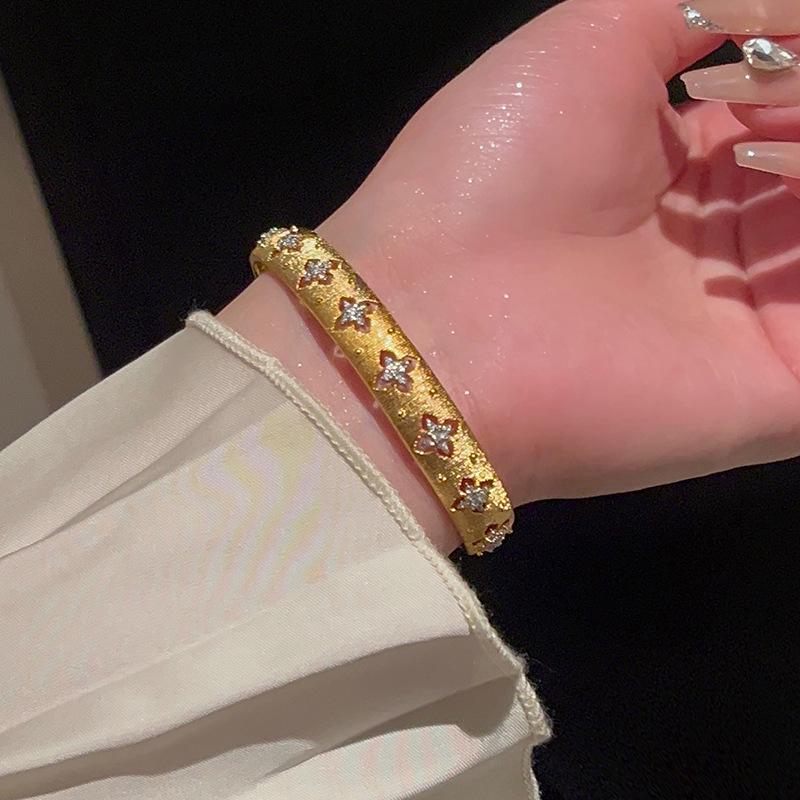 High-End Luxury Zircon Diamond Flower Geometric Bracelet for Women