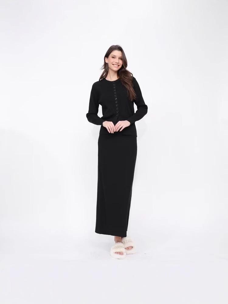 

Комплект кардигана из вязаной шерсти и юбки миди Осень/Зима 2024 Black