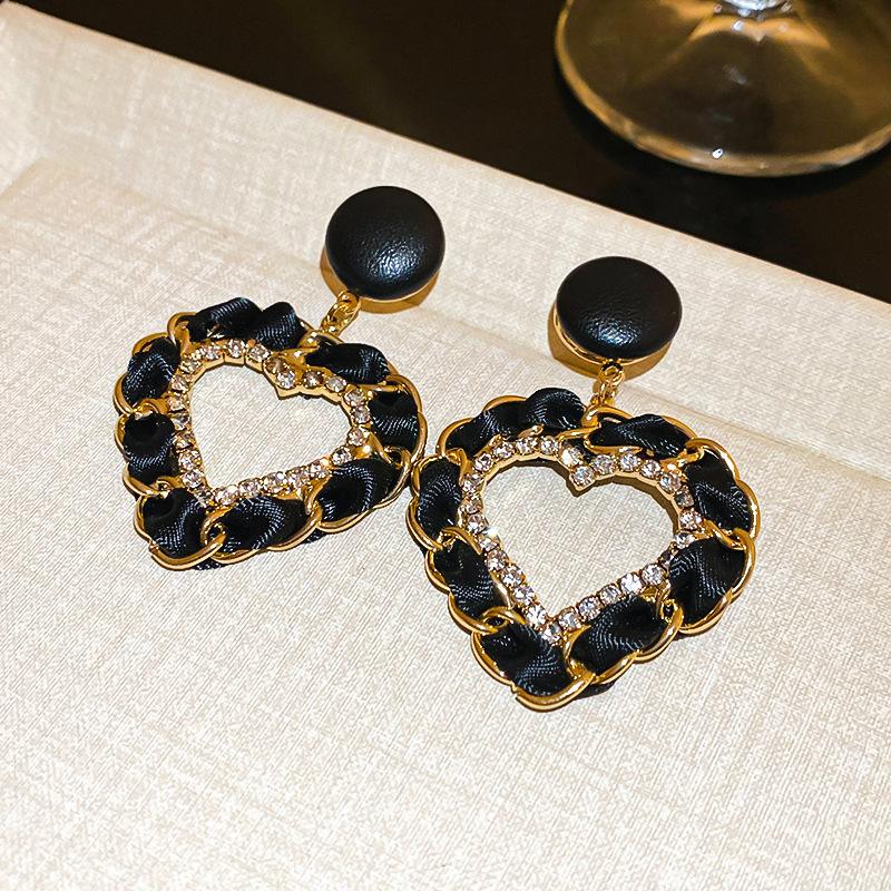 European and American Black Diamond-encrusted Butterfly Flower Fringed Earrings Temperament Earrings Light Luxury Earrings Women
