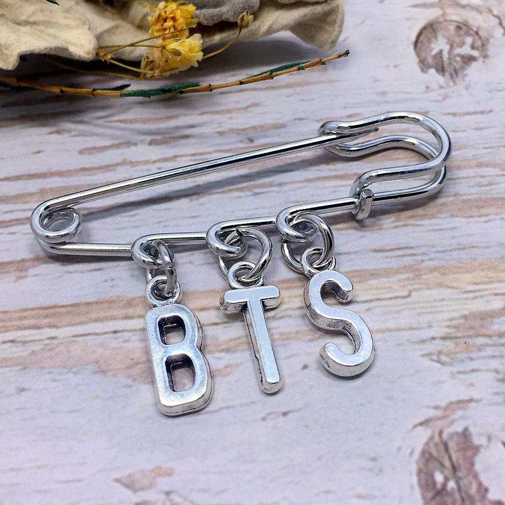 

BTS & ARMY Letter Charm Safety Pin Brooch Set, Silver Plated Metal Pin Badge, Kpop Fans Backpack & Clothing Accessory 2