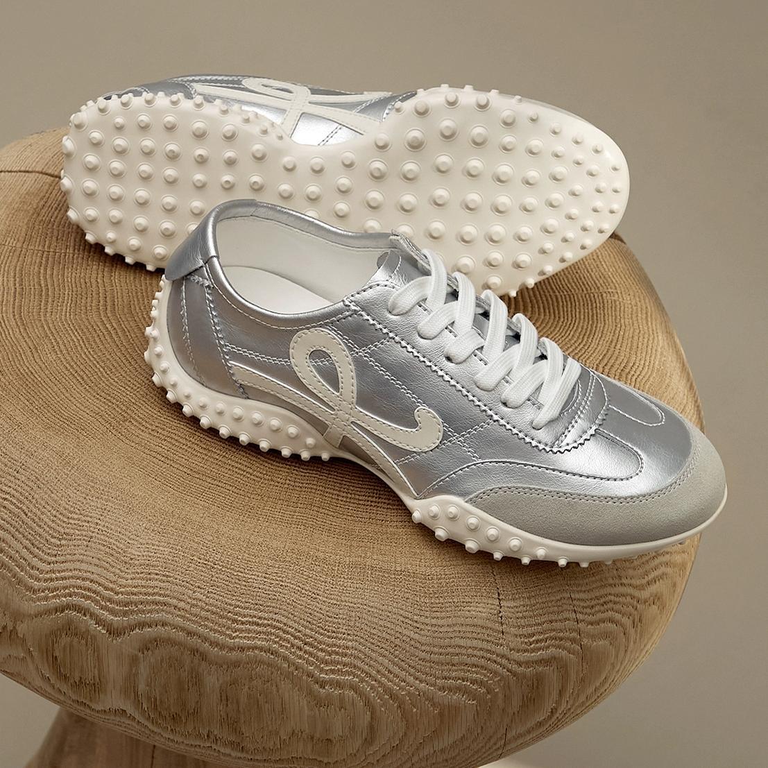 

Inner height increase German training shoes women s 2025 autumn new leather super fire silver small thick-soled casual Forrest Gump shoes 40 серебряный