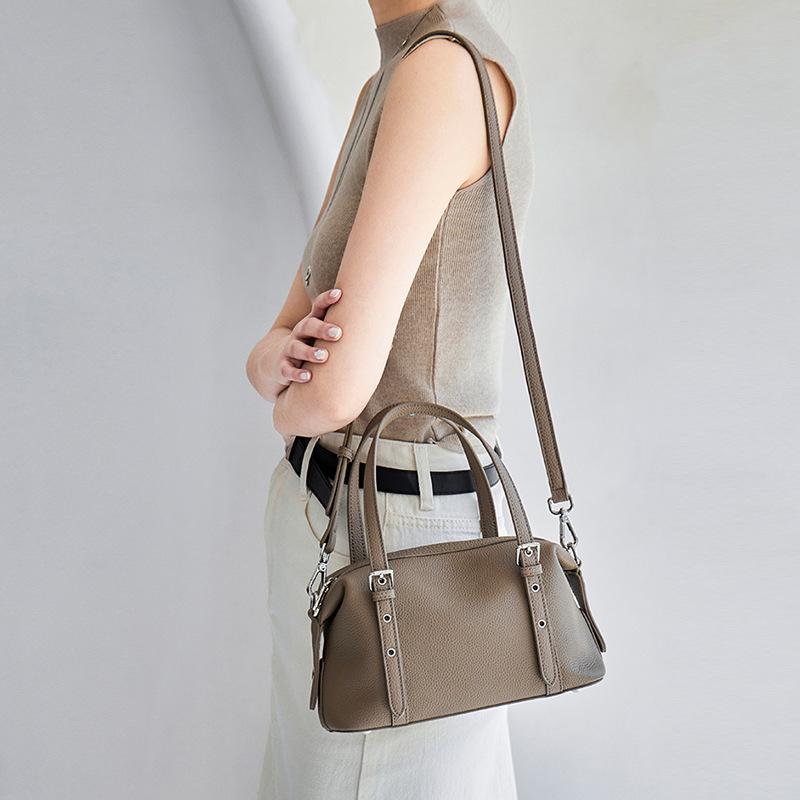 Women's bag 2026 new commuter feeling large capacity leather Boston shoulder messenger handbag