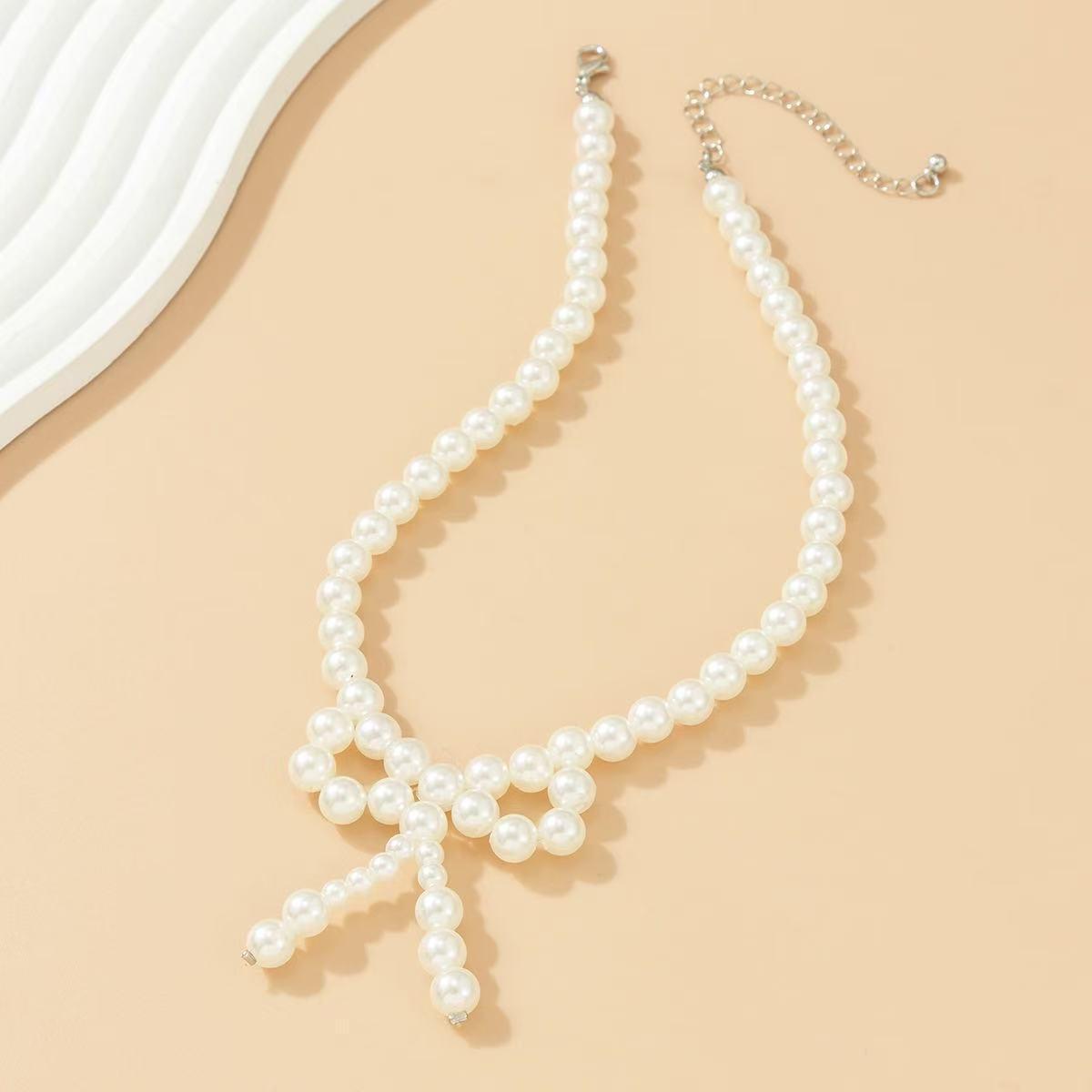 European & American Retro Faux Pearl Bow Choker Necklace