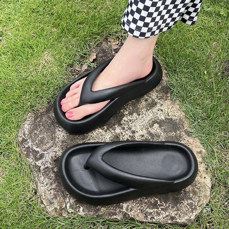 Damen Trendige Koreanische Weichsohlige Dicke Zehensandalen für Sommer-Strandbekleidung