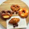 2Pcs Bag Pendant Simulated Bread Shape Keychain Charm Solid Texture Mobile Phones Keys Bags Pendant Healing Atmosphere Accessory