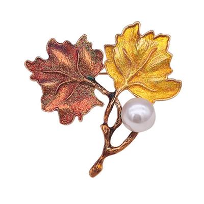 Kobiety w stylu Vintage sztuczna perła kolor blok liść klonu broszka Pin biżuteria na prezent