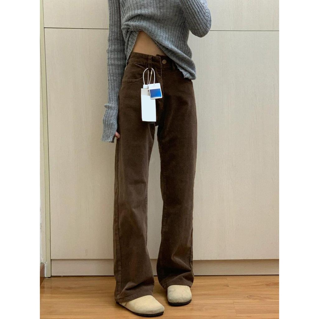 Damen-Cordhose mit hohem Bund und weitem Bein in Kaffeebraun – figurformend, Retro, samtgefüttert, perfekt für Herbst und Winter.