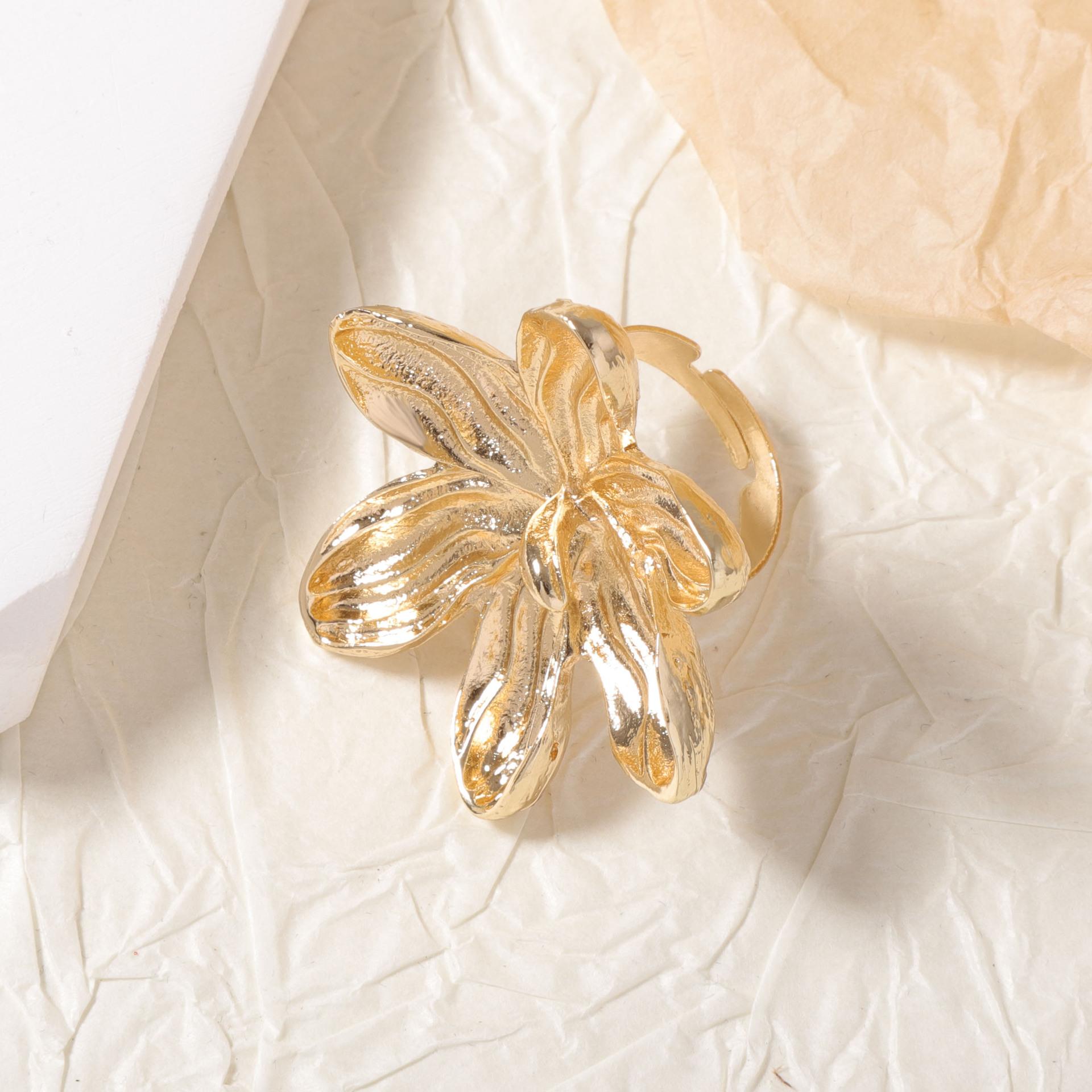 Cross-border personalized retro simple fashion cold wind alloy flower live ring versatile daily model