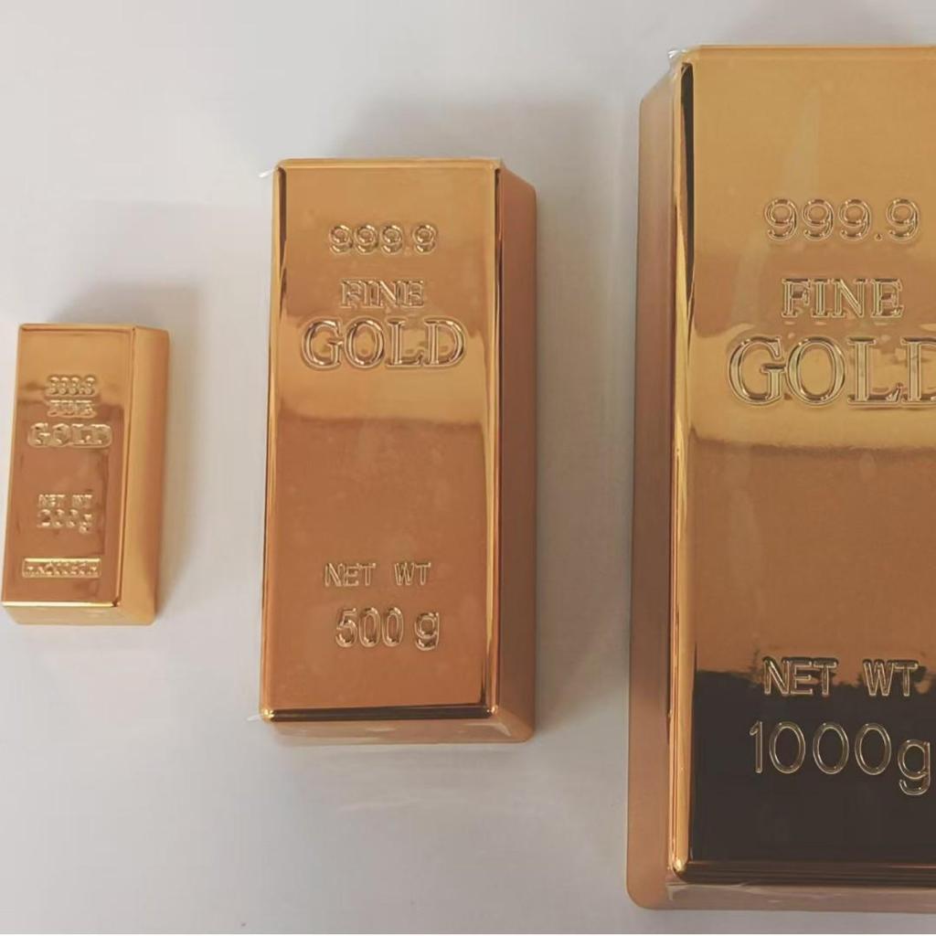 Gold Brick Simulation Model: Festive Ornament & Photography Prop