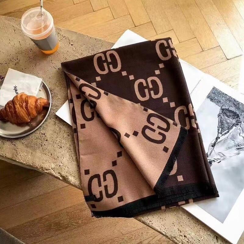 

Жіночий кашеміровий шарф-шаль Jun Seventeen