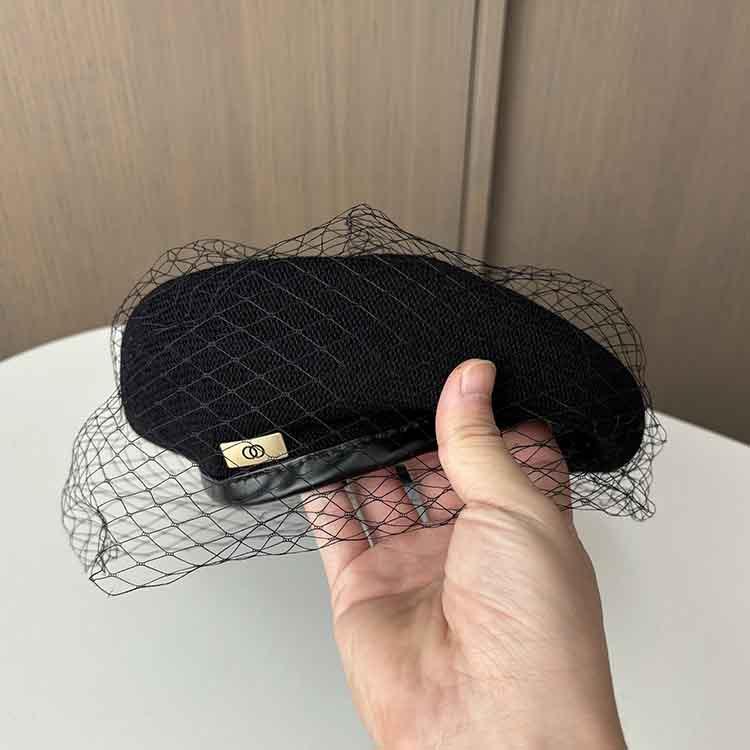 Spring and Autumn New Beret Women's Xiaoxiangfeng Design Black Mesh Painter's Hat Fashion Foreign Bud Hat