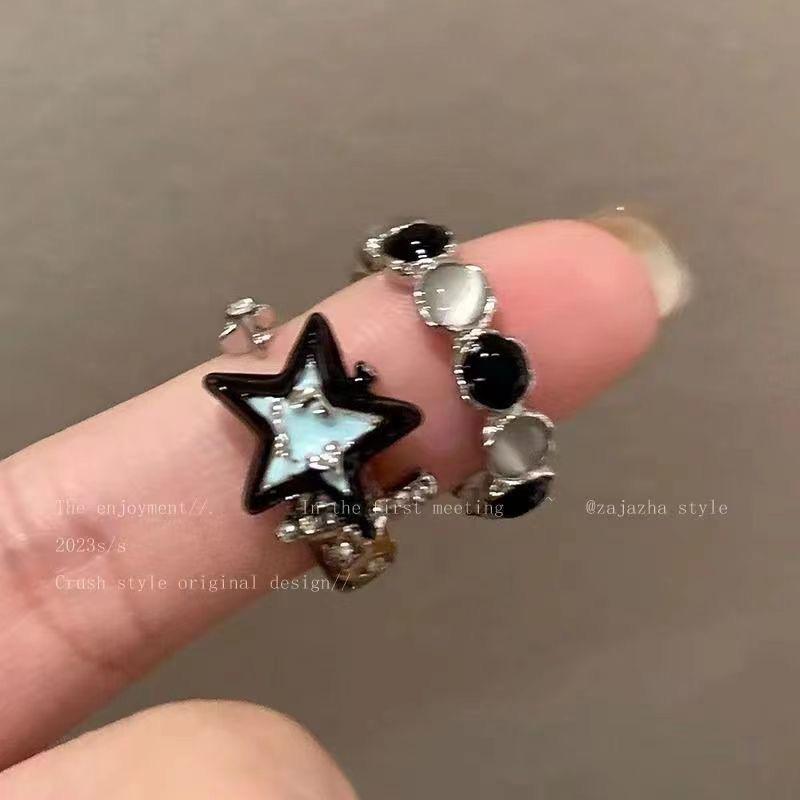 Star-shaped Ring for Women, Fashionable Couple's Ring on The Index Finger, Small and Unique Yet Versatile Finger Ring