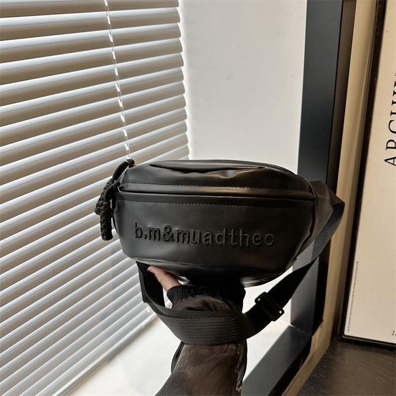 

This year, niche silver bags are popular, women s 2025 new summer versatile messenger breast bags, fashionable mobile phone fanny packs.