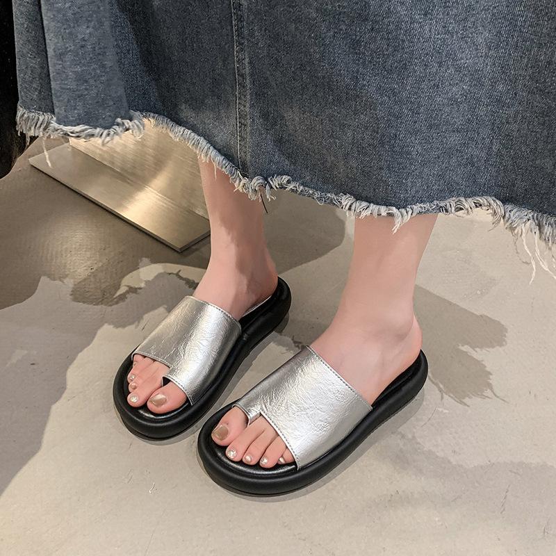 Pinch feet new 2025 evening slippers fairy wind sandals female flat shoes pinch feet wear French summer cool slippers