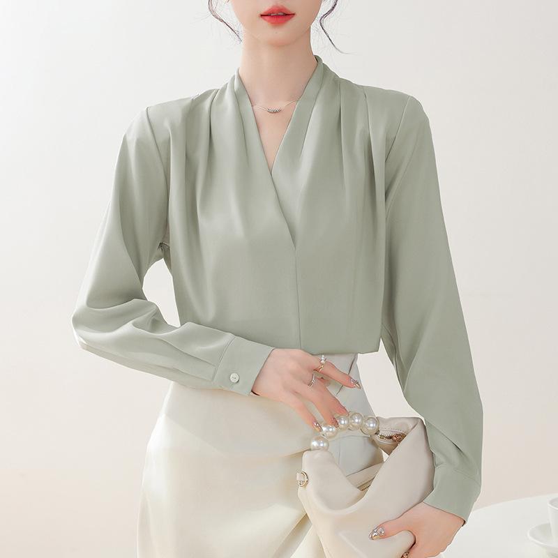 Women's Elegant Satin V-Neck Shirt: High-End Feel, Professional & Formal Wear for Spring/Autumn Commutes.