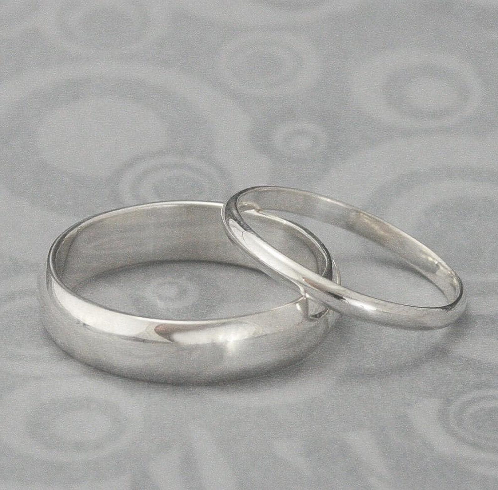

The Perfect Pair--Set of 2 Silver Rings--Men s Wedding Band--Women s Wedding Ring--Silver Wedding Rings--Wedding Band Set--Traditional Bands US 6 серебряный