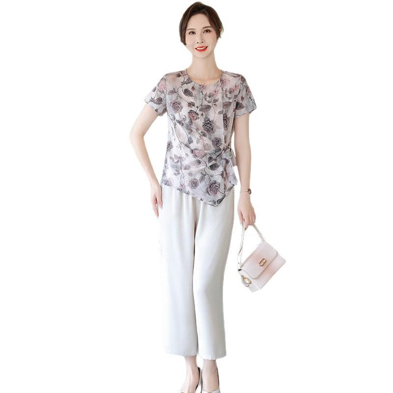 Elegant Chiffon Short Sleeve Two-Piece Set for Middle-Aged Women - Petite Summer Slimming Top, Fashionable for Women Over 50