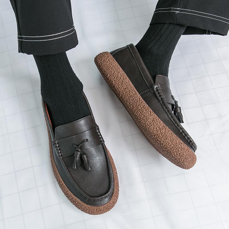 Fashion Classic Black Spring Men's Fashionable Comfortable Thick Soled Casual Leather Shoes Brand Men Tassel Pointed Breathable Loafers