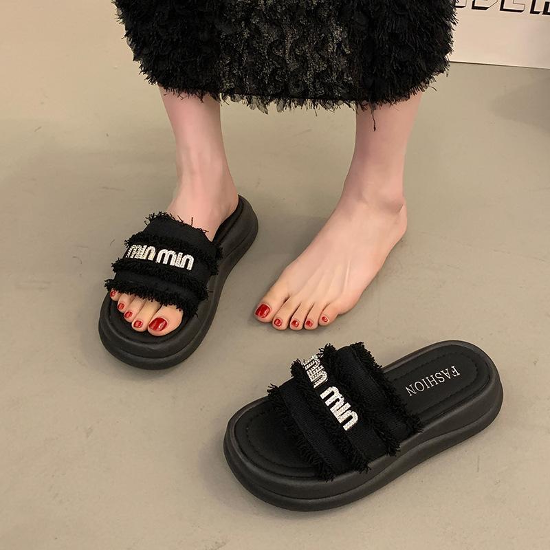 The New Popular Beautiful Cool Slippers Female Summer Wear Fairy Style Versatile with Skirt Thick-bottomed Beach Slippers