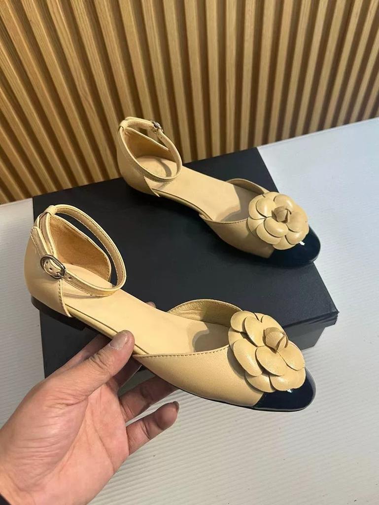 Xiaoxiangfeng Camellia Hollow Sandals Women's 2025 New Mary Jane Soft Leather Color Matching Flats with Single Shoes