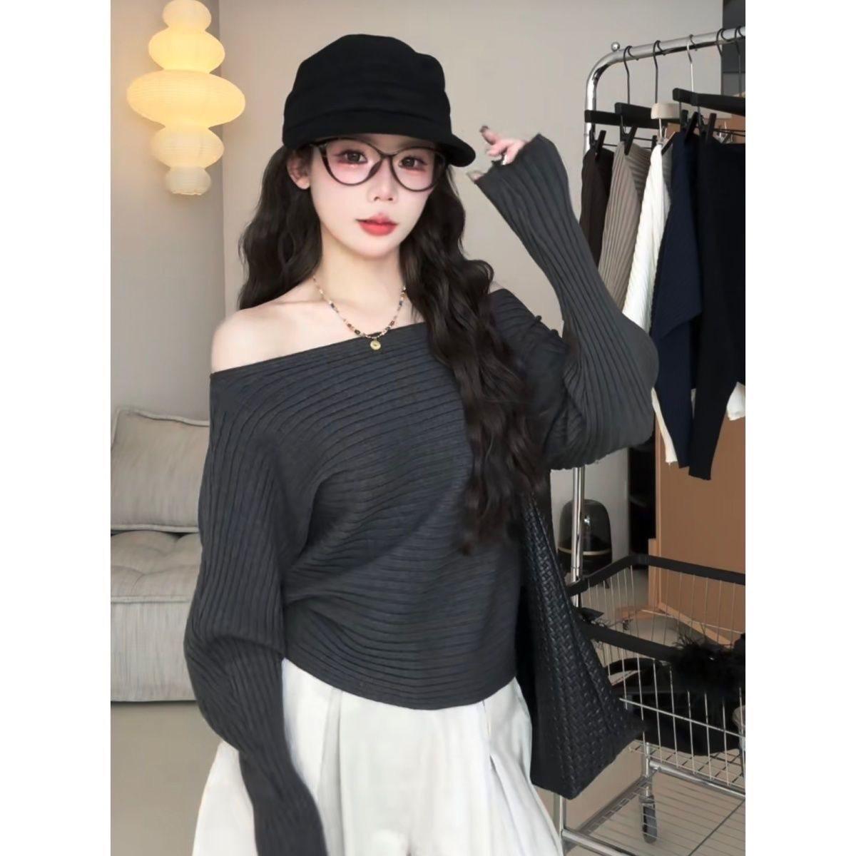 

Ранняя осень Корейский сексуальный пуловер с рукавом «летучая мышь» на одно плечо Large чёрный