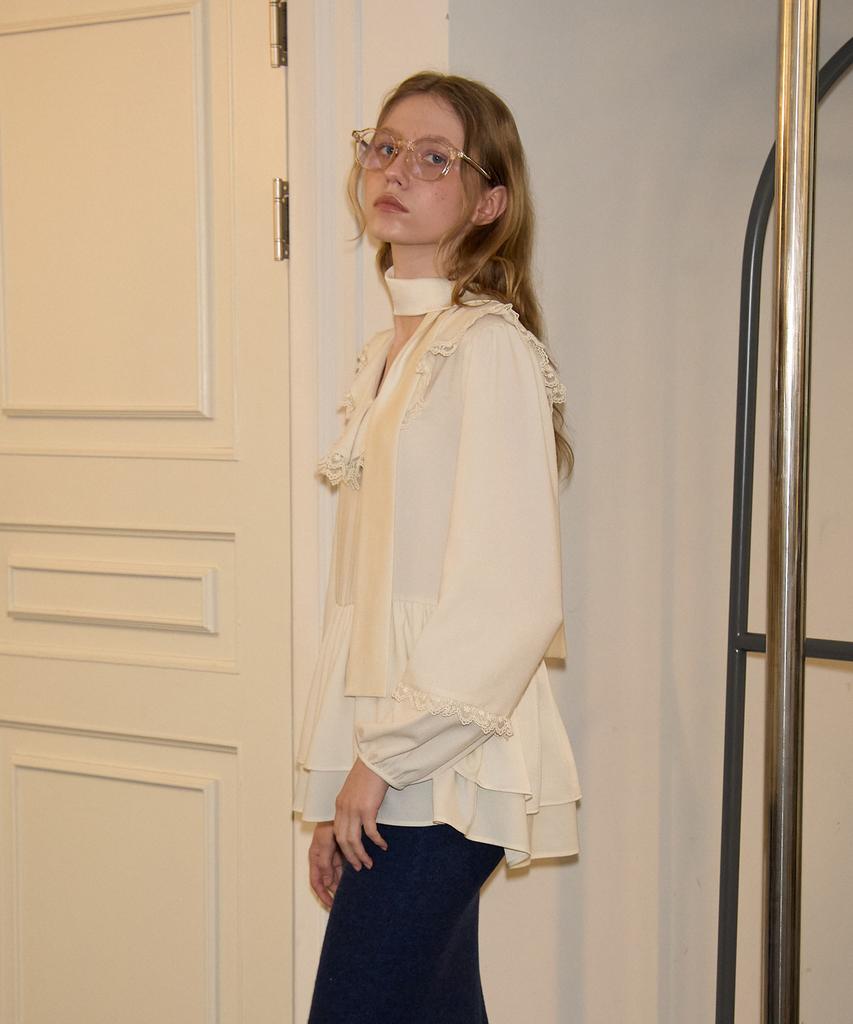SALON DE YOHN Scarf Ruffle Blouse_ Ivory