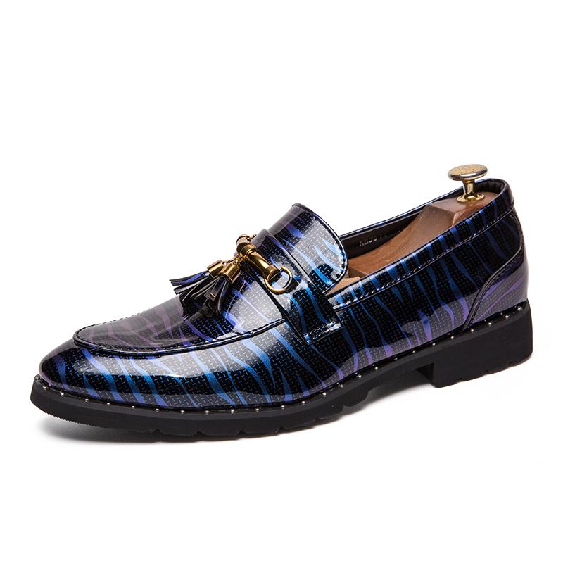 2026 Outdoor Lightweight Solid-color Men's Loafers  Patent Leather Fringed Metal Buckle Fashionable Business Casual Formal Shoes
