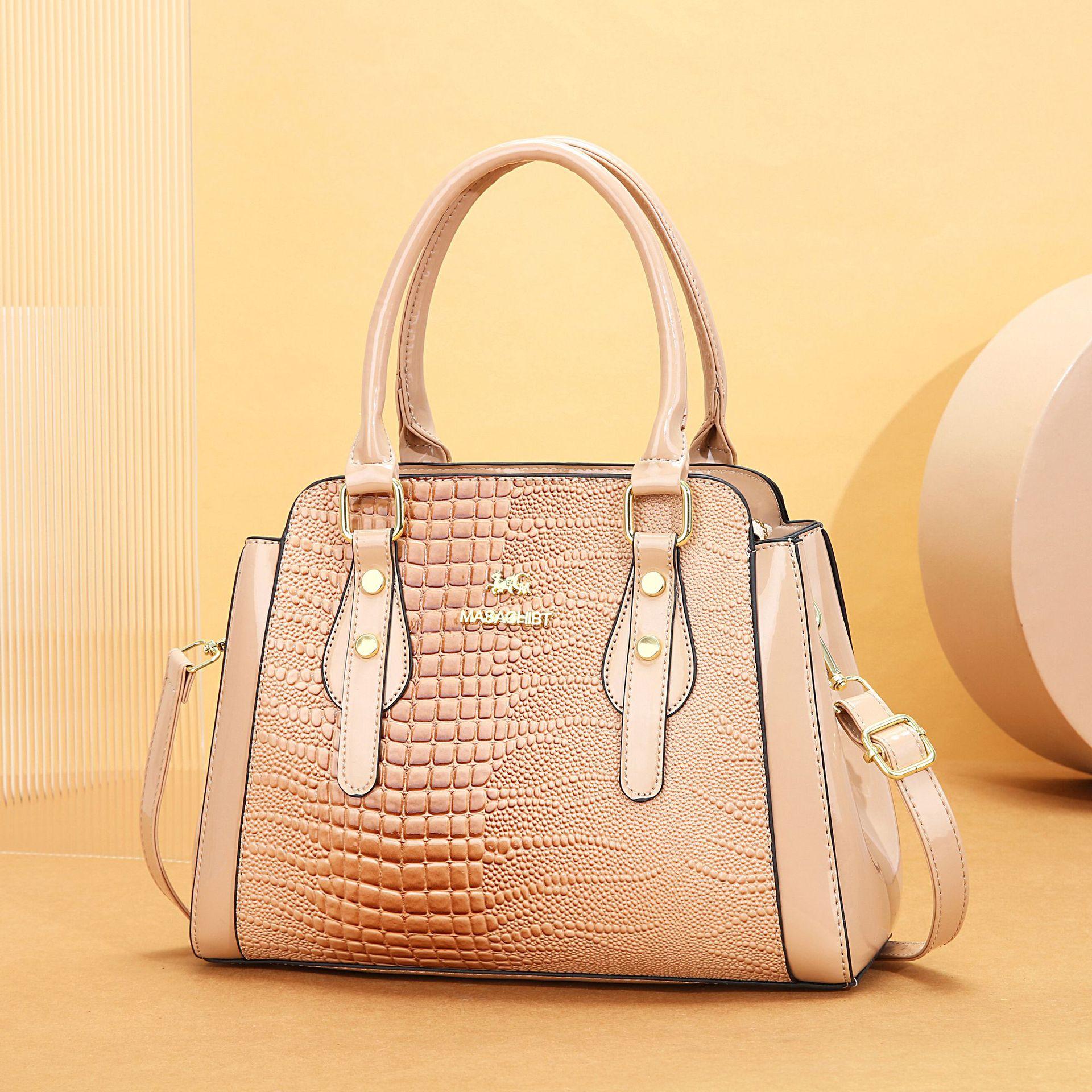 

Сумка сумка-мессенджер женская 2025 новая европейская и американская для среднего возраста сумка-тоут женская сумка большой вместимости на плечо портативная хаки