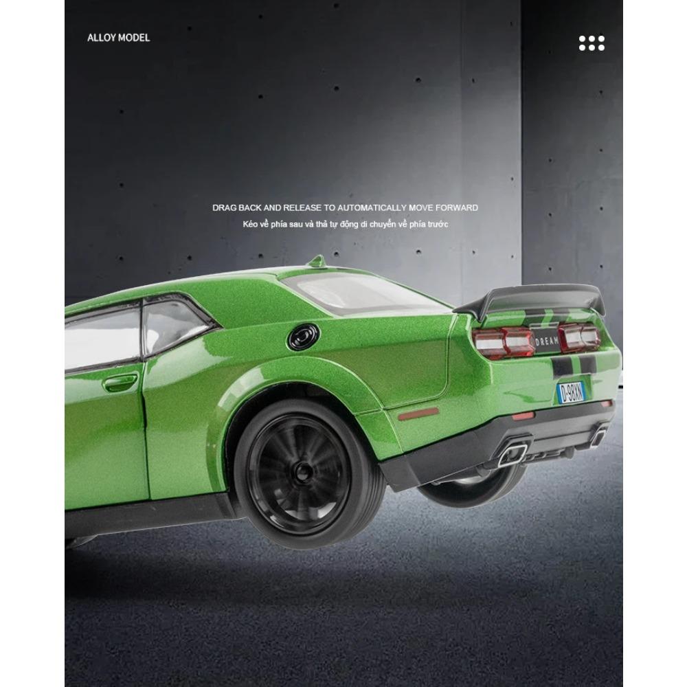 Simulation 1/24 Scale Dodge Challenger SRT Hellcat Alloy Car Model Sound Light Children Toy Vehicle Metal Miniature Voiture