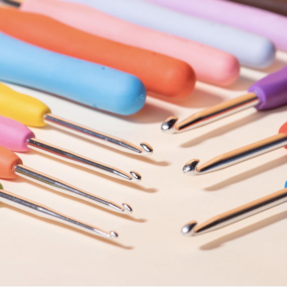 Knitting & Crochet Set: TPR Soft Handle Tools for Handmade DIY Scarves and Wool Projects