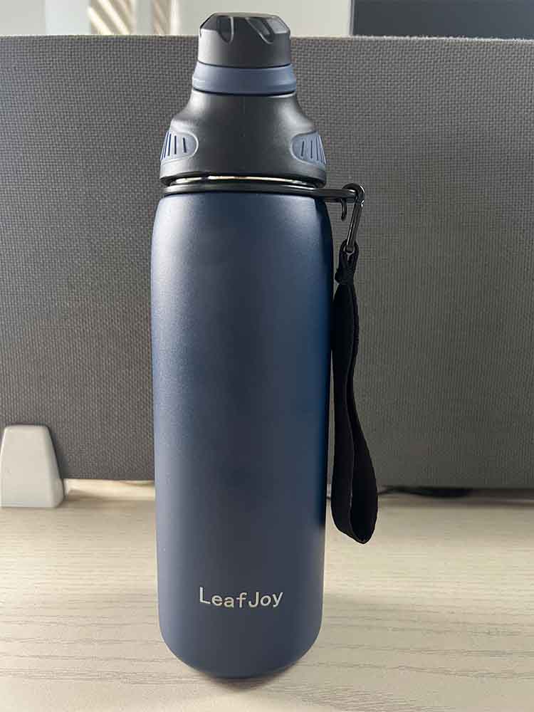 LeafJoy термобутылка для воды из нержавеющей стали для активного отдыха и спорта 800ml синий