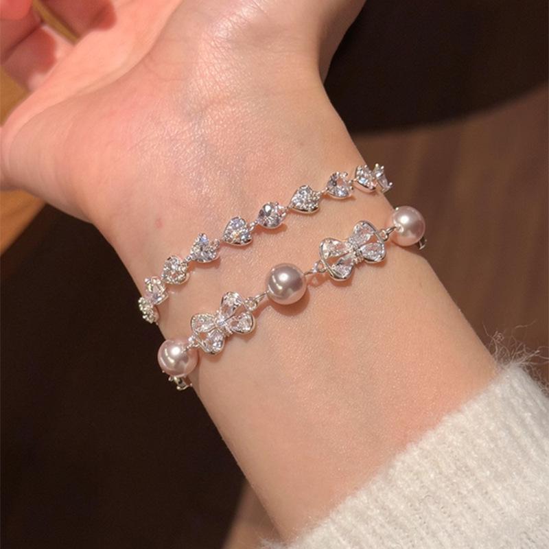 Zircon Bow Pearl Bracelet: Heart Light Collection - Fashionable, Versatile Wrist Accessory for Women