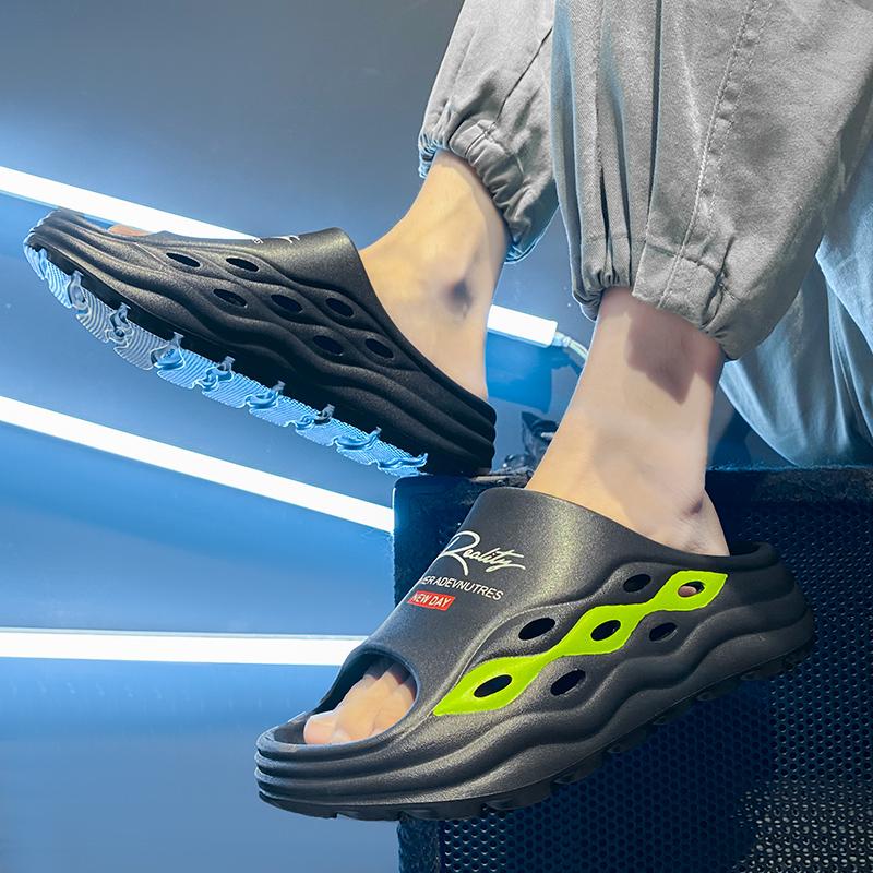 Fashion 2025 New Hot Extra Thick Soled Men Slippers Fashion Summer Shoes Outdoor Sandals Beach Slides EVA Soft Indoor Slippers For Men