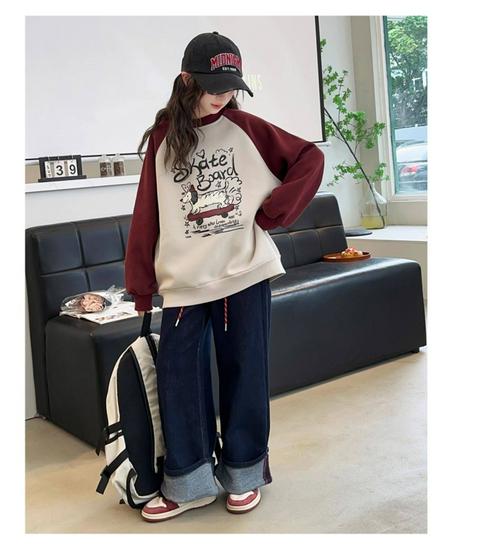 Girls' Fleece-Lined Sweatshirt - Stylish Thick Long Sleeve Top for Big Kids (Autumn/Winter)