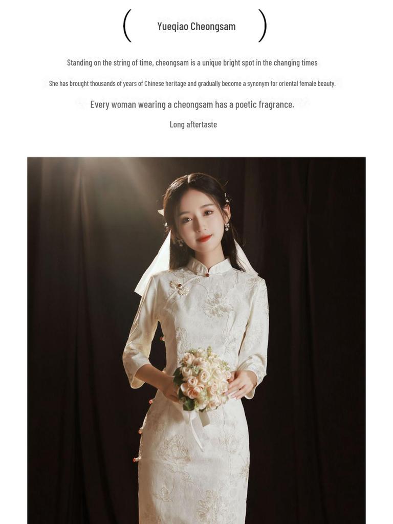 Elegantes Herbst-Weißes Langarm-Cheongsam für Junge Frauen