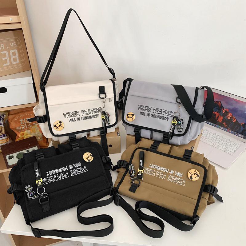 Мужская и женская сумка через плечо — фото 9