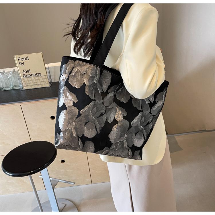 Butterfly Print Women's New Fashionable Large-capacity Commuter Bag High-end Women's Shoulder Bag