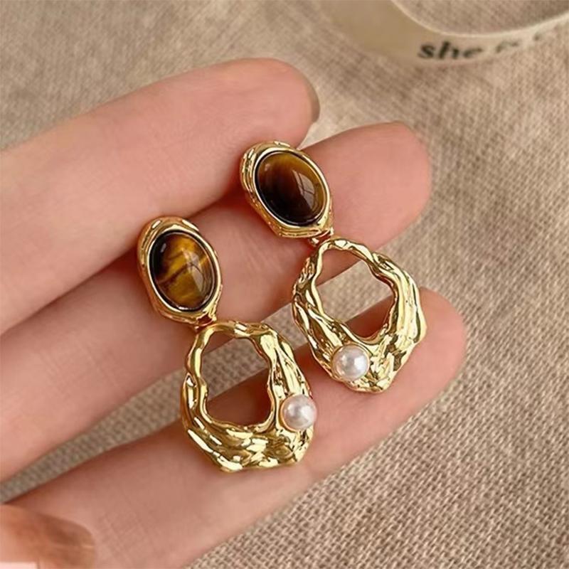 French Vintage Coffee Color Resin Irregular Earrings Geometric Imitation Amber Ternperamental Earring