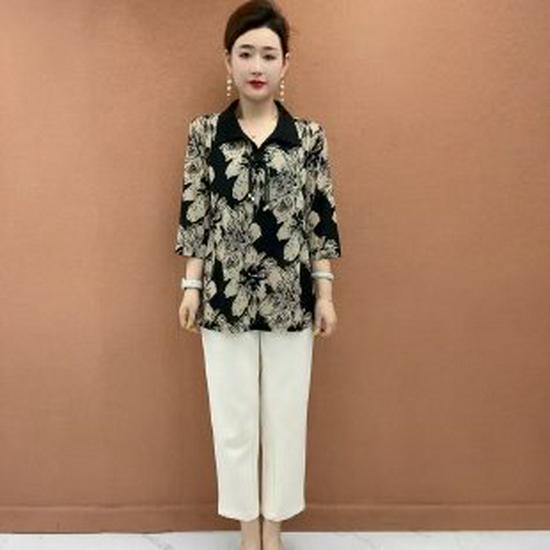 

Fashionable Medium-Length Pullover for Middle-Aged and Elderly Mothers - Loose, Breathable, Slimming, Versatile, 3/4 Sleeve Top 5XL (145-160 kg)