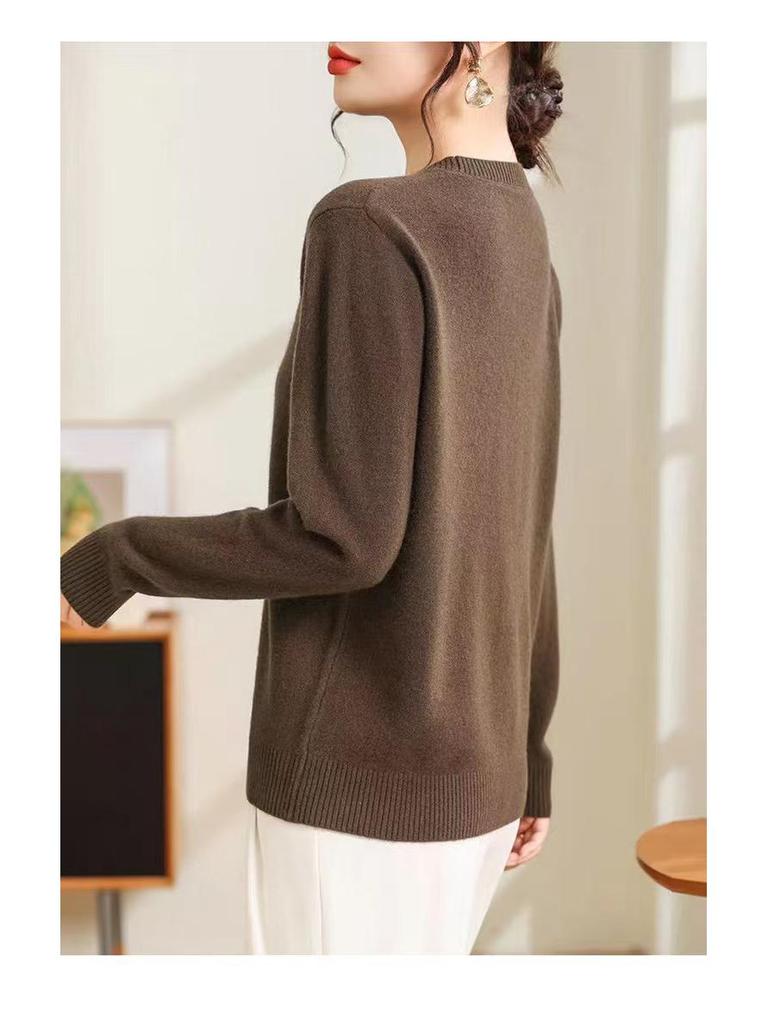2025 Versatile Loose-Fit Wool Sweater: Slimming, Solid Color, Perfect for Autumn & Winter